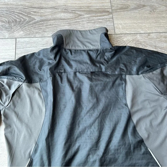 Columbia  Lightweight Stretchy Windbreaker Jacket - Picture 12 of 13